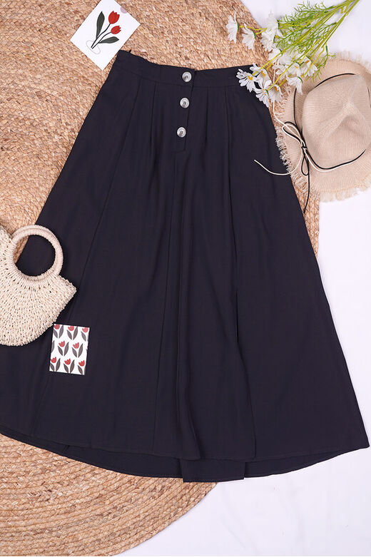 Fine Back Waistband Button Down Pleated Side Slit Long Maxi Skirt (Black)